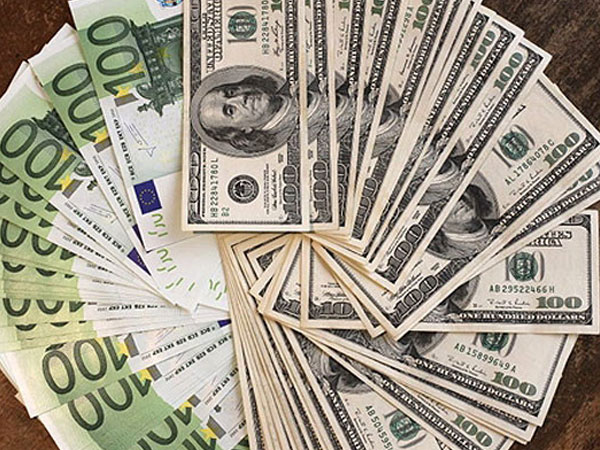 قیمت دلار و یورو