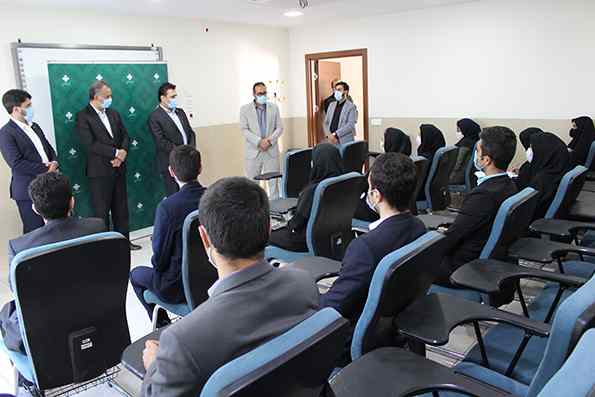 استخدام کارکنان