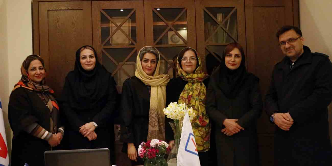 یکشنبه‌ها با نماینده‌ها و شبکه فروش