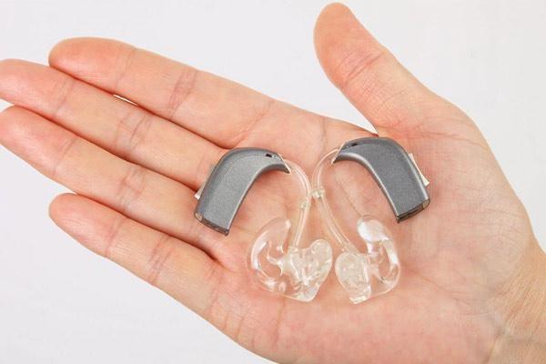 استفاده از سمعک